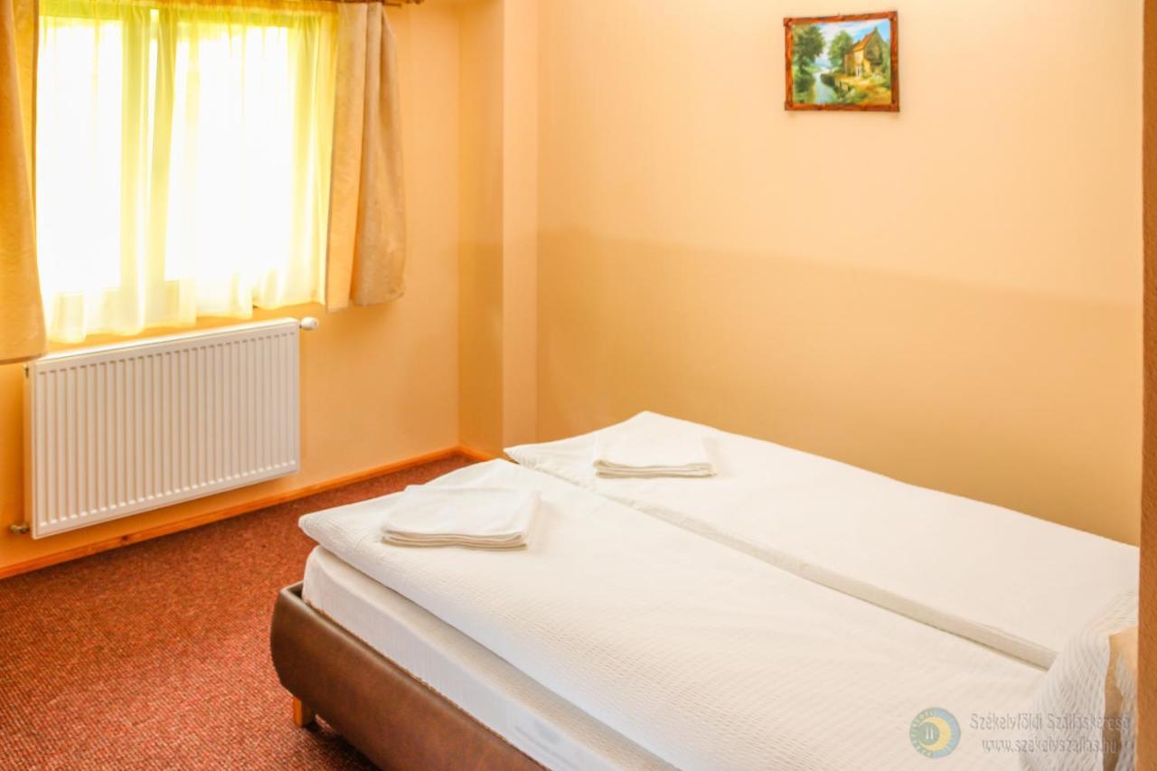 Apartamente Mano Apartmanok Praid Exterior photo